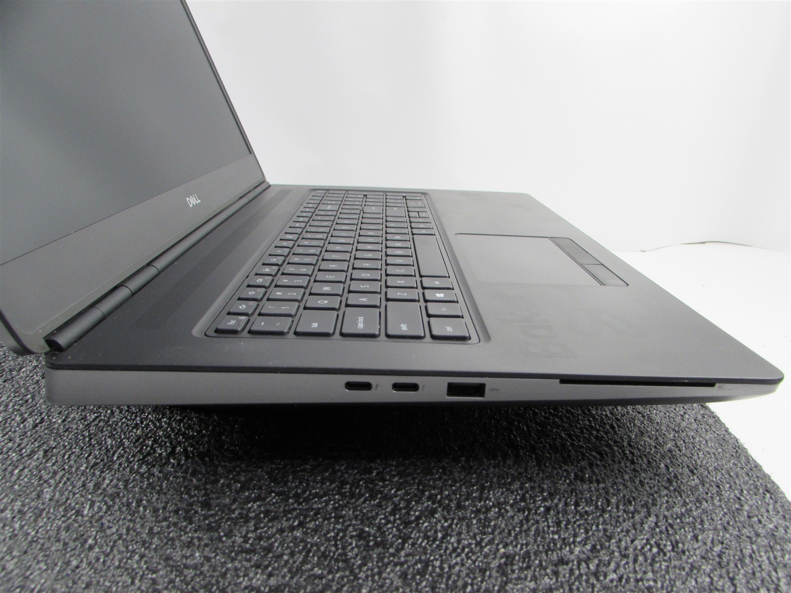 DELL PRECISION 7750 1920X1080 I7-10850H 1TB 32GB RAM RTX 3000 WIN 11 PRO NO BATT