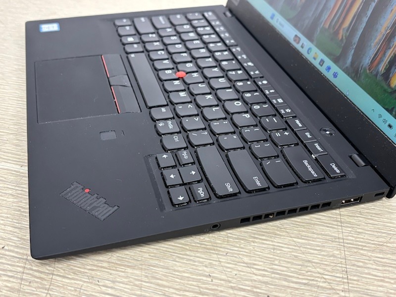 Lenovo ThinkPad X1 Carbon Gen 6 i5-8350U 1.70GHz 8GB 256GB Windows 11 Pro Laptop