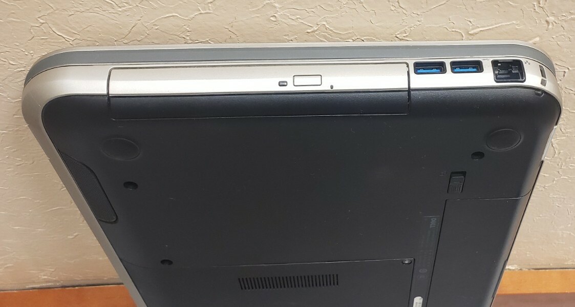 Dell Inspiron 5520 15.6″ Intel Core i3-2370M 6GB RAM 500GB HDD WEBCAM BLUETOOTH