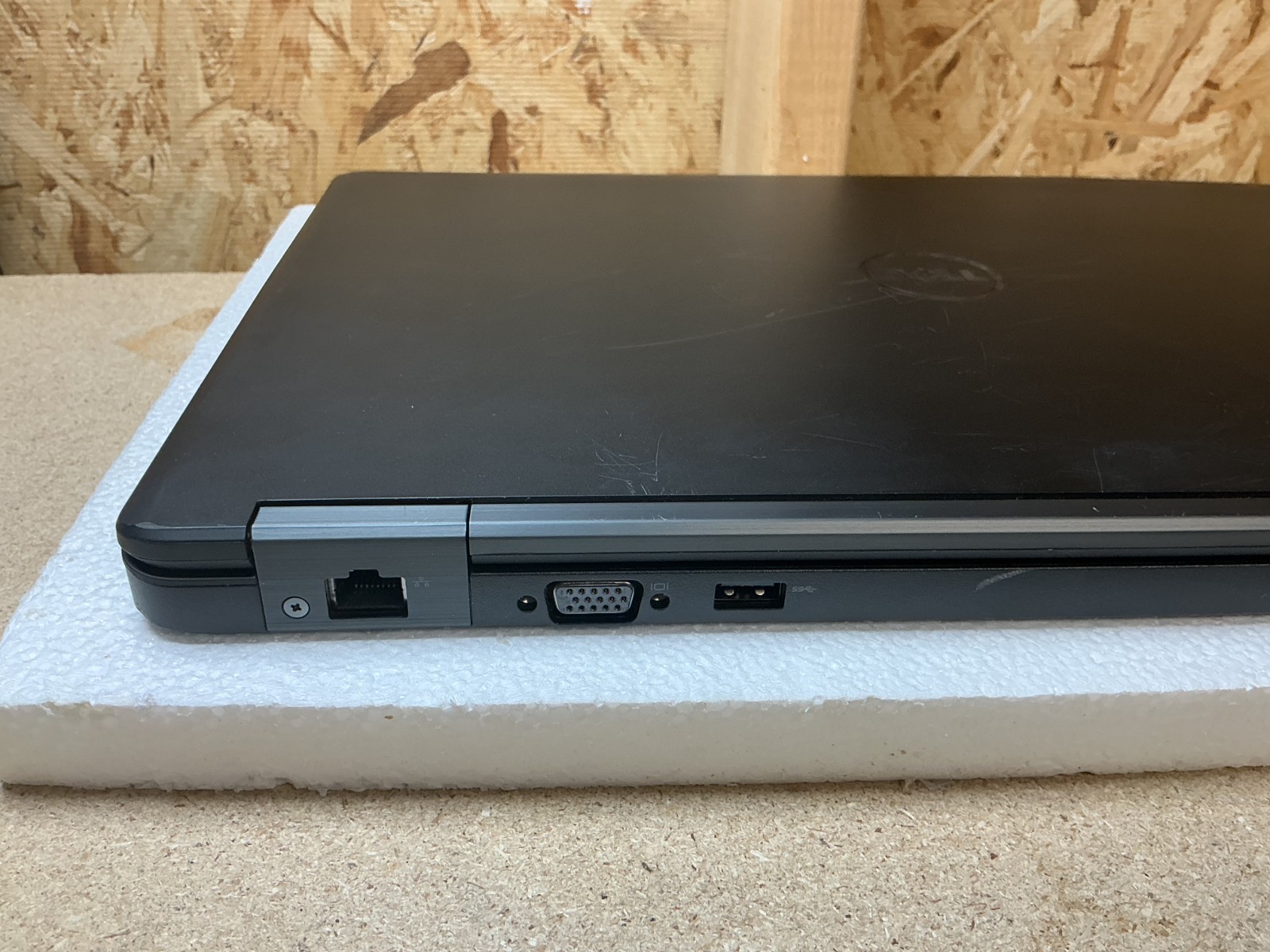 Dell latitude E5550 laptop core i7-5600U 2.60GHz 8GB Ram Windows 10 Pro