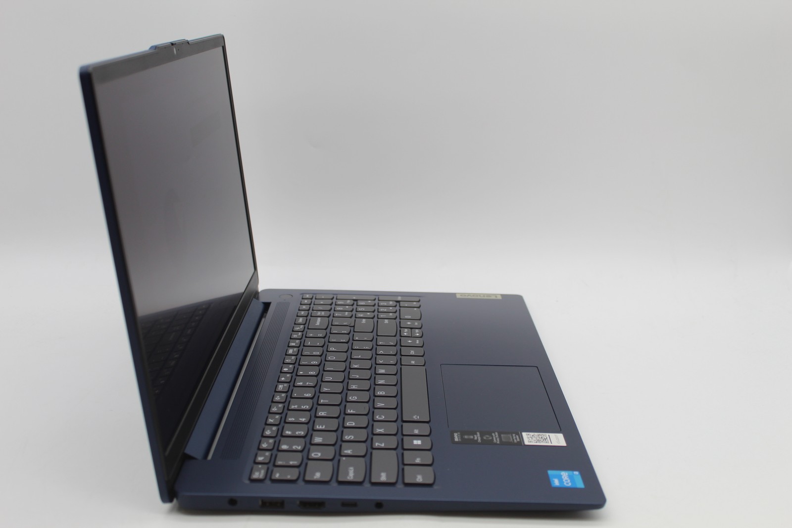 Lenovo IdeaPad Slim 3 15IRU8 i3-1315U 1.2GHz 8GB 256GB SSD 82X7001VUS PC1733063