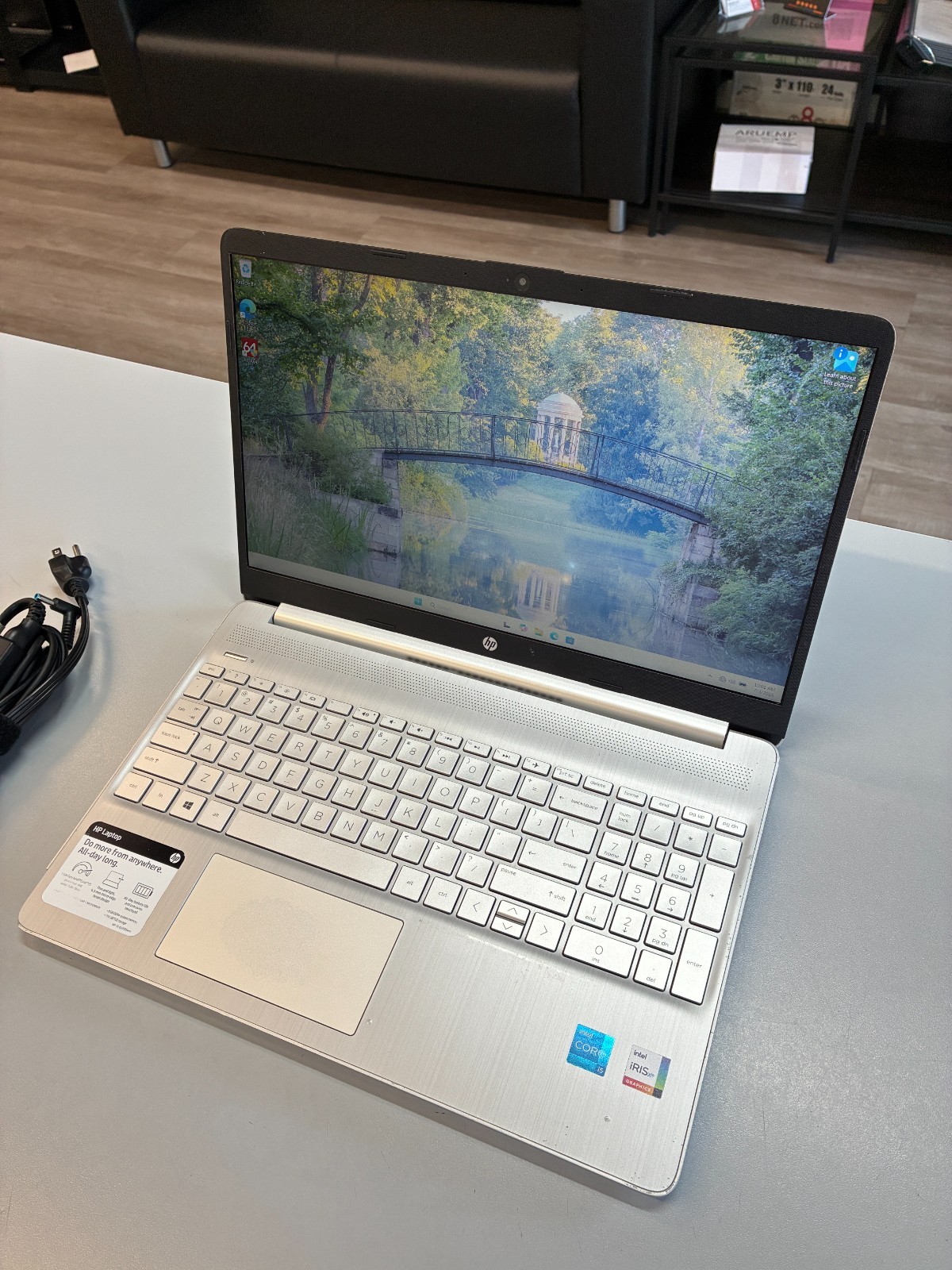 HP 15-dy2095wm: 15.6″ / i5-1135G7 / RAM 16Gb / SSD 256Gb / Win 11