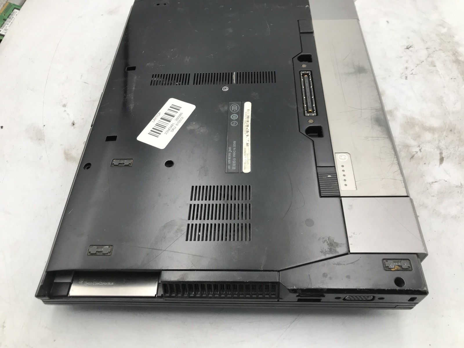 DELL LATITUDE E6400 – BOOTS TO BIOS – INTEL 2 DUO P8700 – 3GB RAM – READ DESC-BB