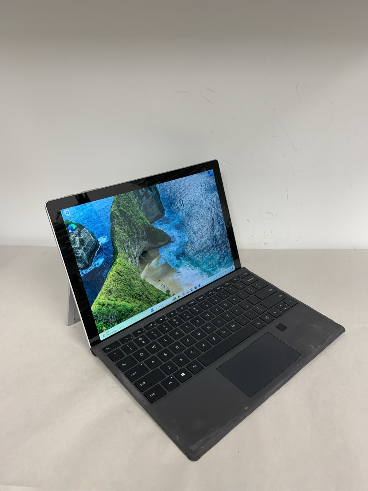 Microsoft Surface Pro 1807 i5-7300U 8GB RAM 256GB SSD Win11 Pro | READ DESC