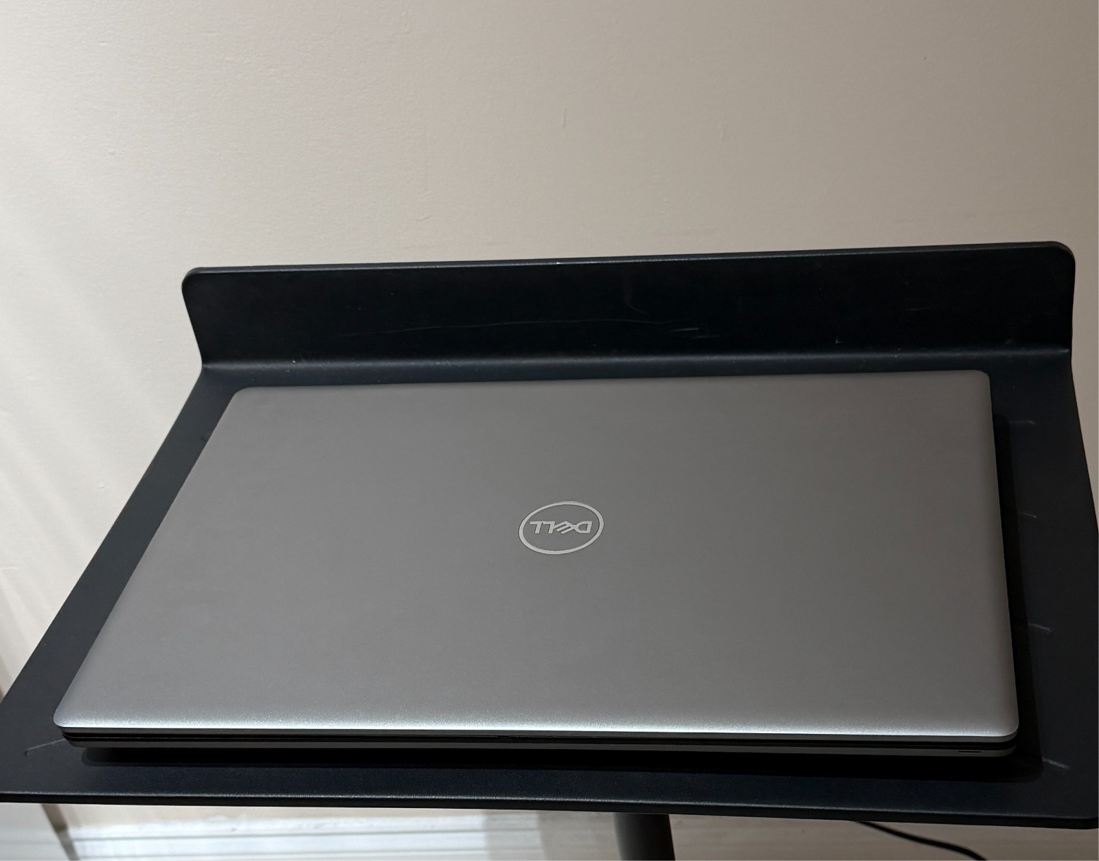 Laptop Dell precision 7750 i5-10400H 48GB RAM 512GB HD Win11