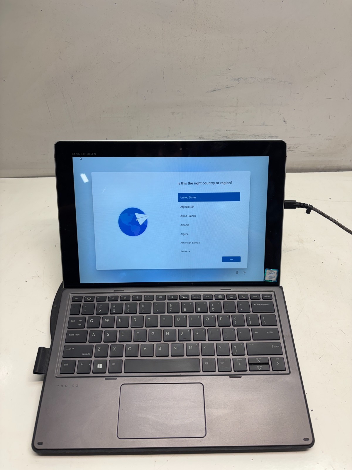 HP Elite x2 1012 G1 Intel m5-6y54 1.10GHz 8GB 128GB SSD Windows 11