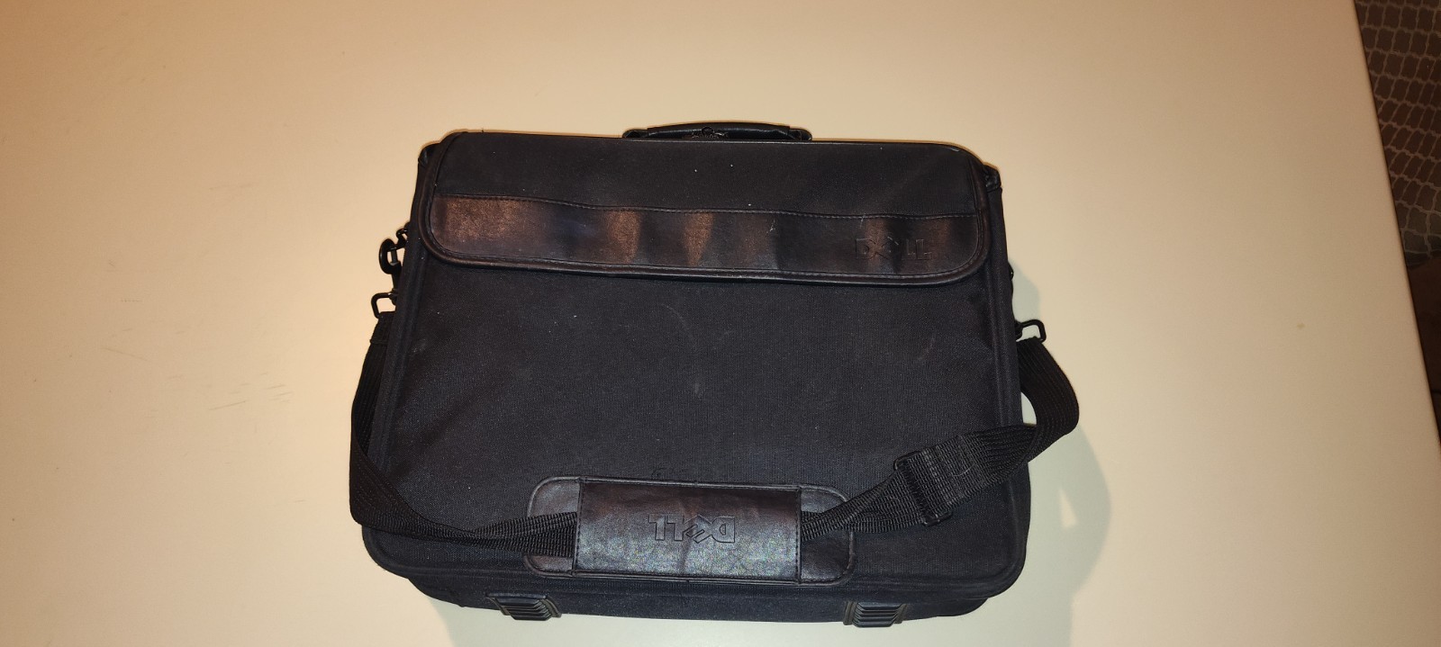 HP 15-F272WM 15.6″ Laptop WITH Dell Laptop case