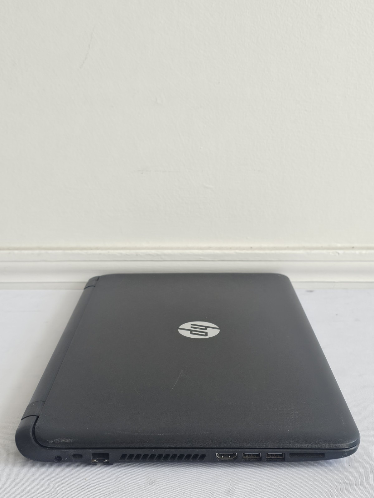 HP 15-f305dx Laptop – AMD A6-5200 – 4GB RAM – 120GB SSD – BAD BATT – Windows 10