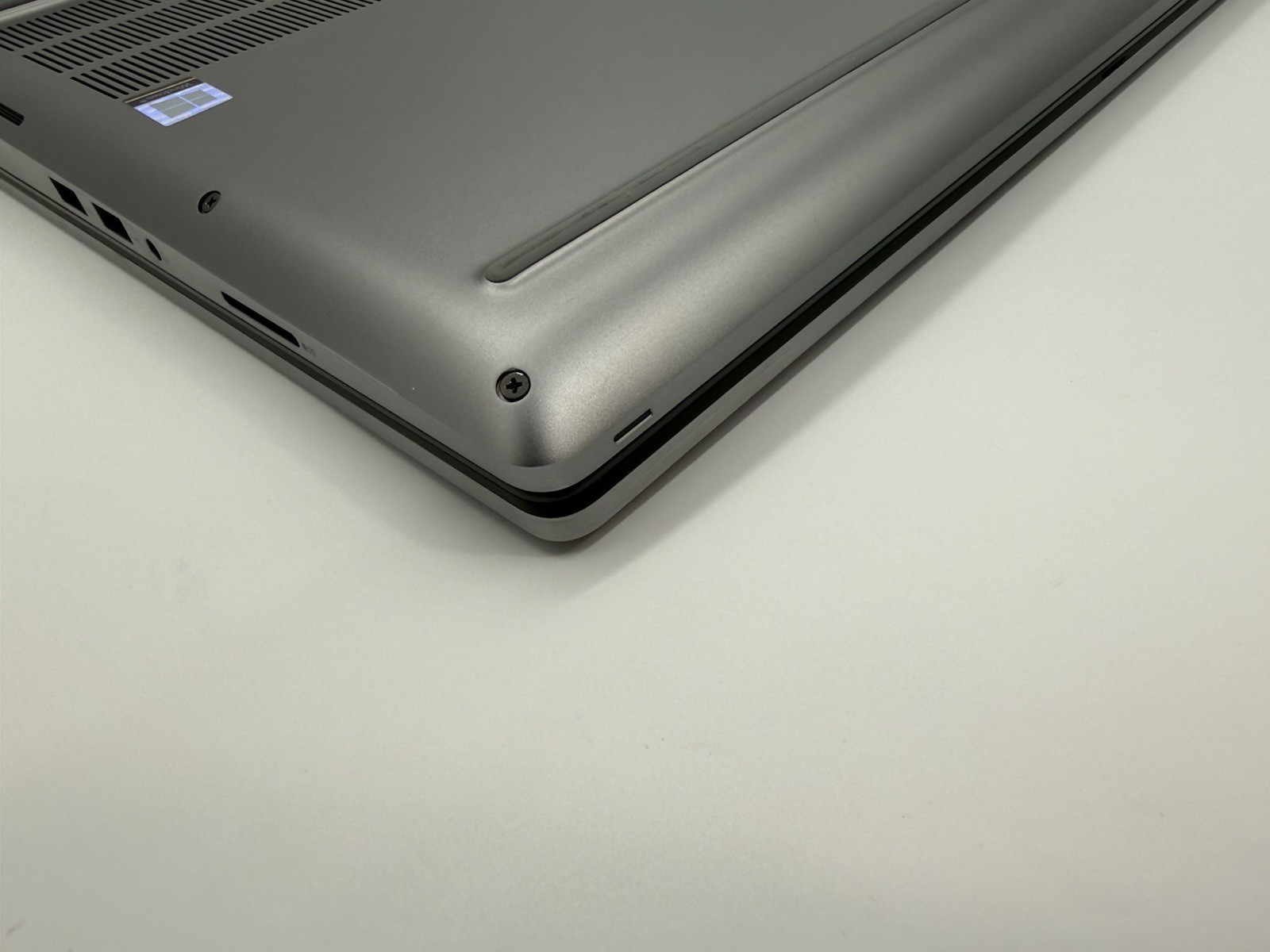 Dell Precision 7750 17.3″ 4K Laptop i7-10850H 16GB 512GB SSD Quadro RTX 5000