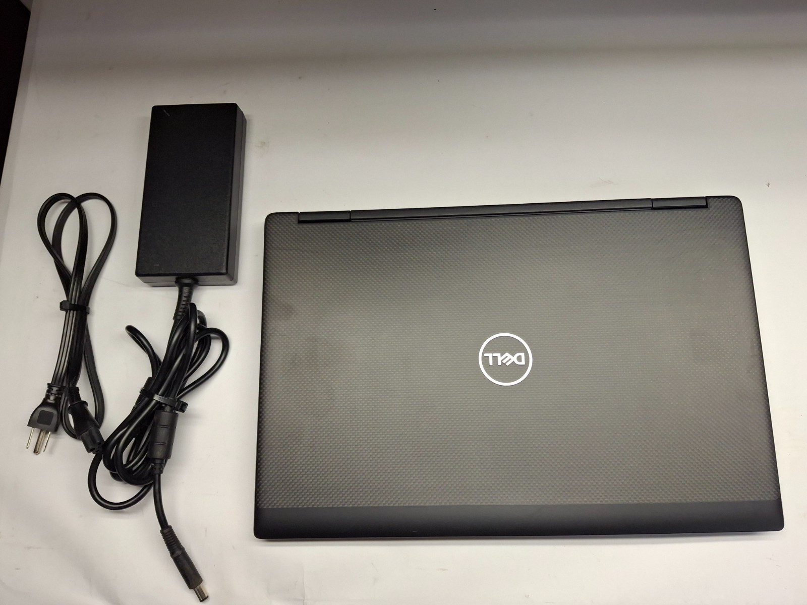Dell Precision 7530 i7 8850H 256GB SSD 16GB 15.6″ FHD Quadro P1000 Win11P