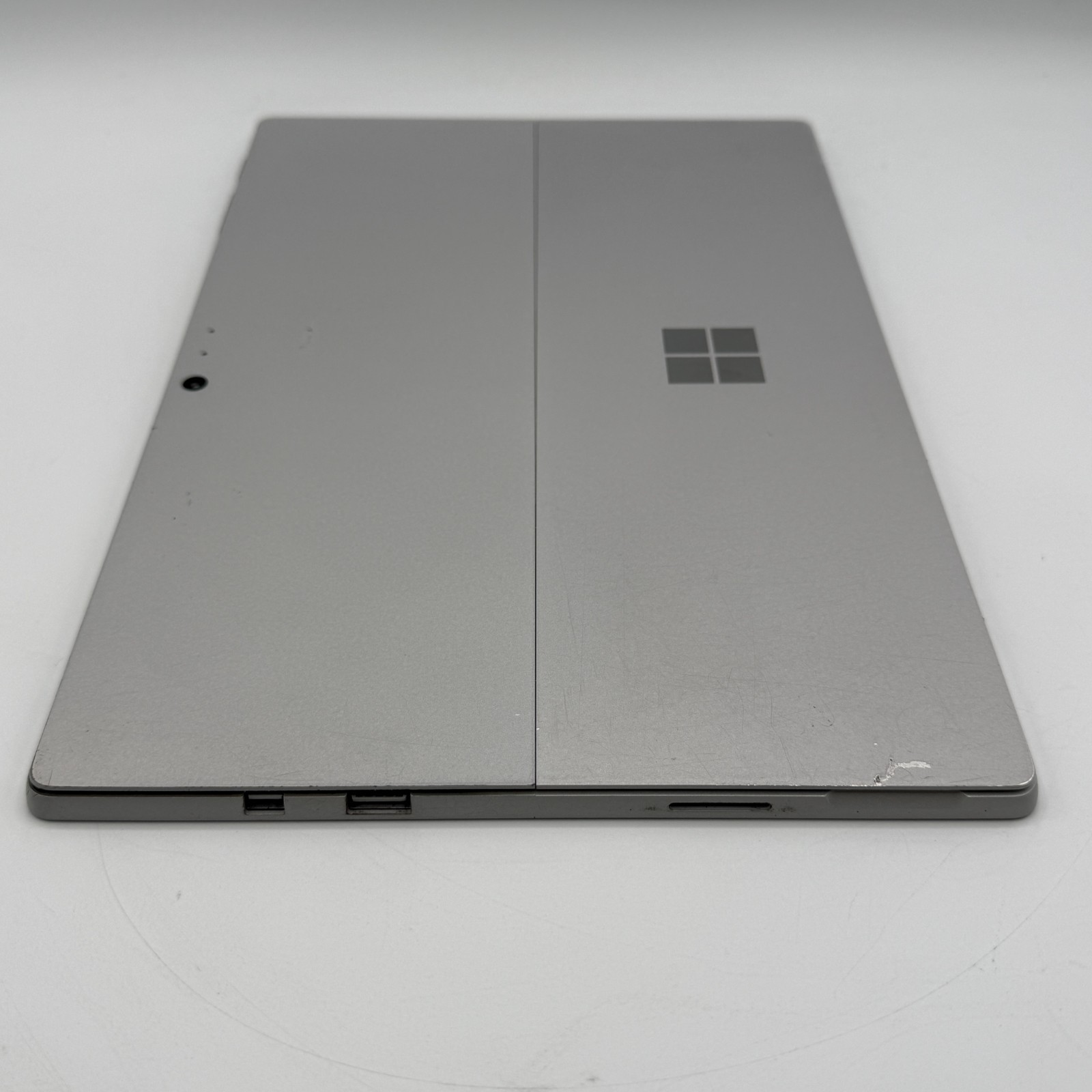 Microsoft Surface Pro 1796 i7-7660U 8GB 256GB SSD 2.50GHz Tablet Silver – C