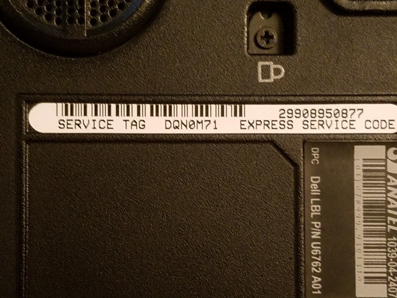 DELLInspiron 9300 Laptop 17″ 1GB 80GB HDD WinXP Radeon 300
