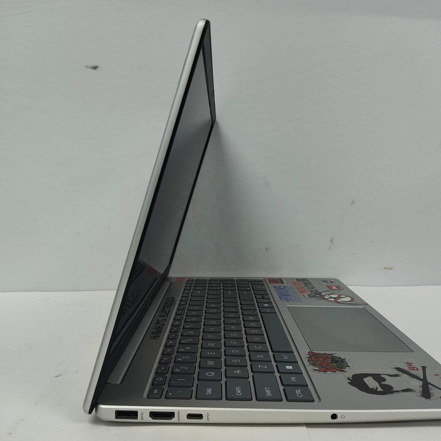 HP Laptop 15-FC0014NR 15.6″ Ryzen 5 7520U 2.8GHz 8GB RAM 512GB SSD