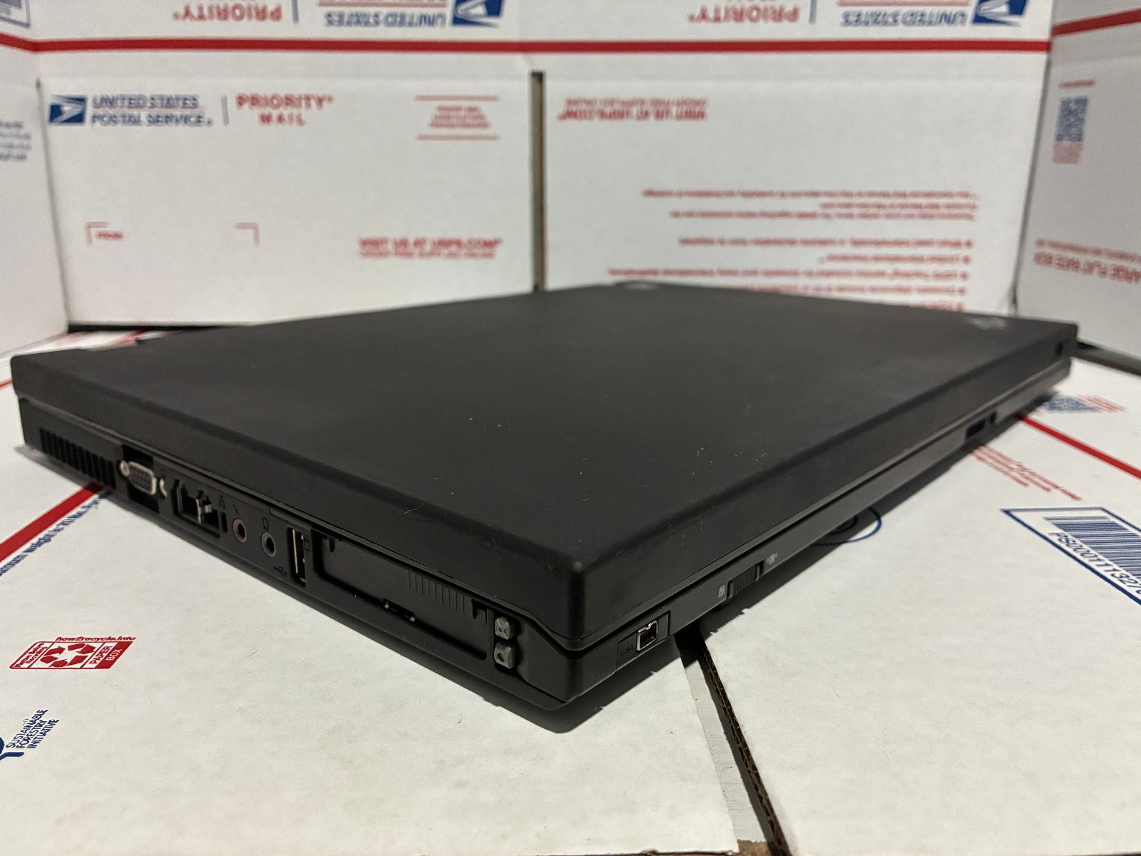 Lenovo T61 ThinkPad T7300 2GHZ 2GB RAM Intel965 GPU WinXP