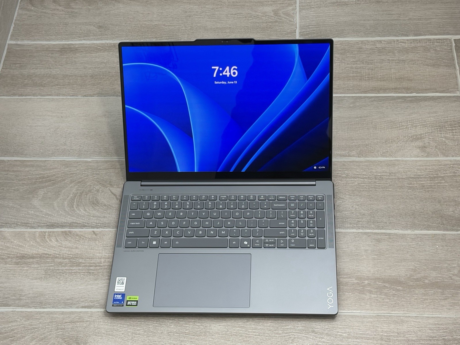Lenovo Yoga Pro 9 16IAH10 OLED Touch Ultra 9 285H GeForce RTX 5050 32GB RAM 1TB
