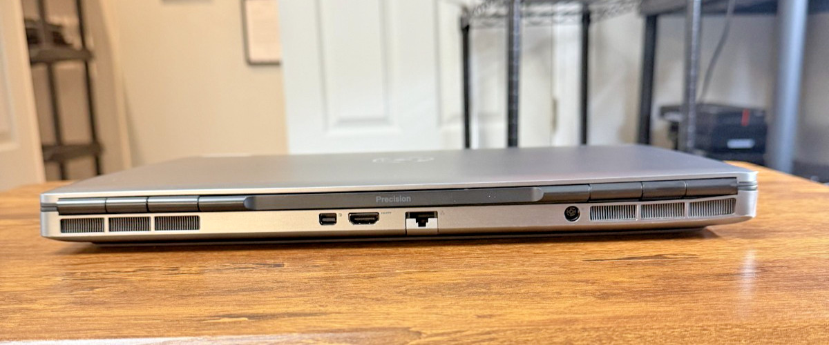 Dell Precision 7560 Intel(R) Core(TM) i9-11950H 32 GB RAM 1 TB SSD 15.6″