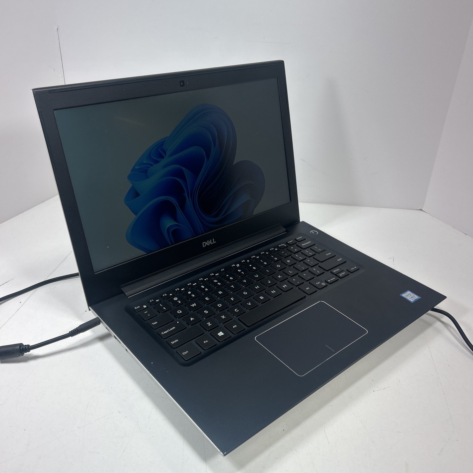 Dell Vostro 5471 i5-8250U 1.60GHz 4GB RAM 256GB SSD Windows 11 Pro 🔋Poor