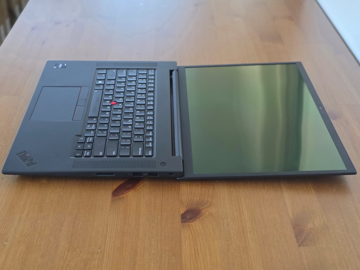 Lenovo ThinkPad P1 Gen 6 i7-13800H 16″ 3840×2400 4K OLED NVIDIA RTX 2000 Ada PS