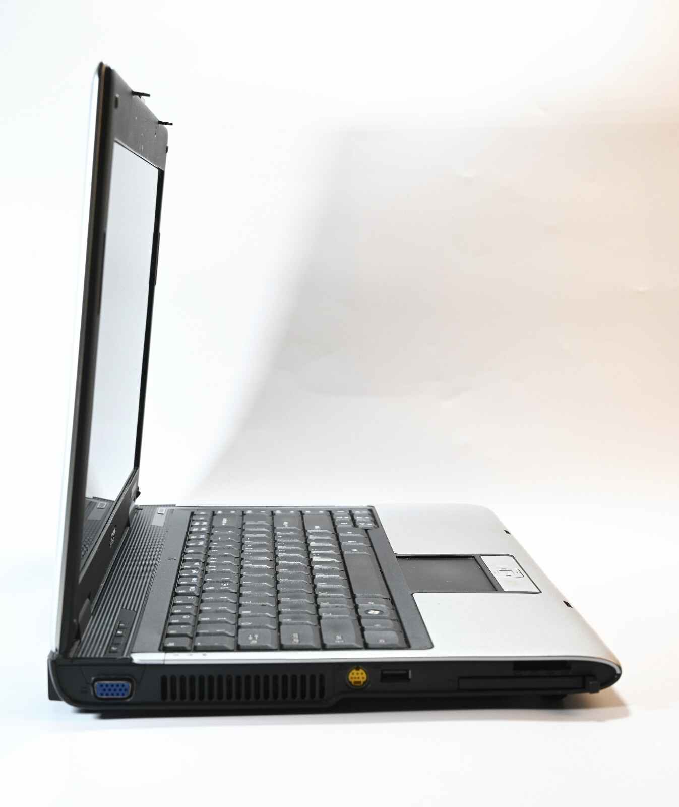 Acer Aspire 5580 Laptop 15″ Intel Core2 T5500 CPU 1GB RAM No HDD