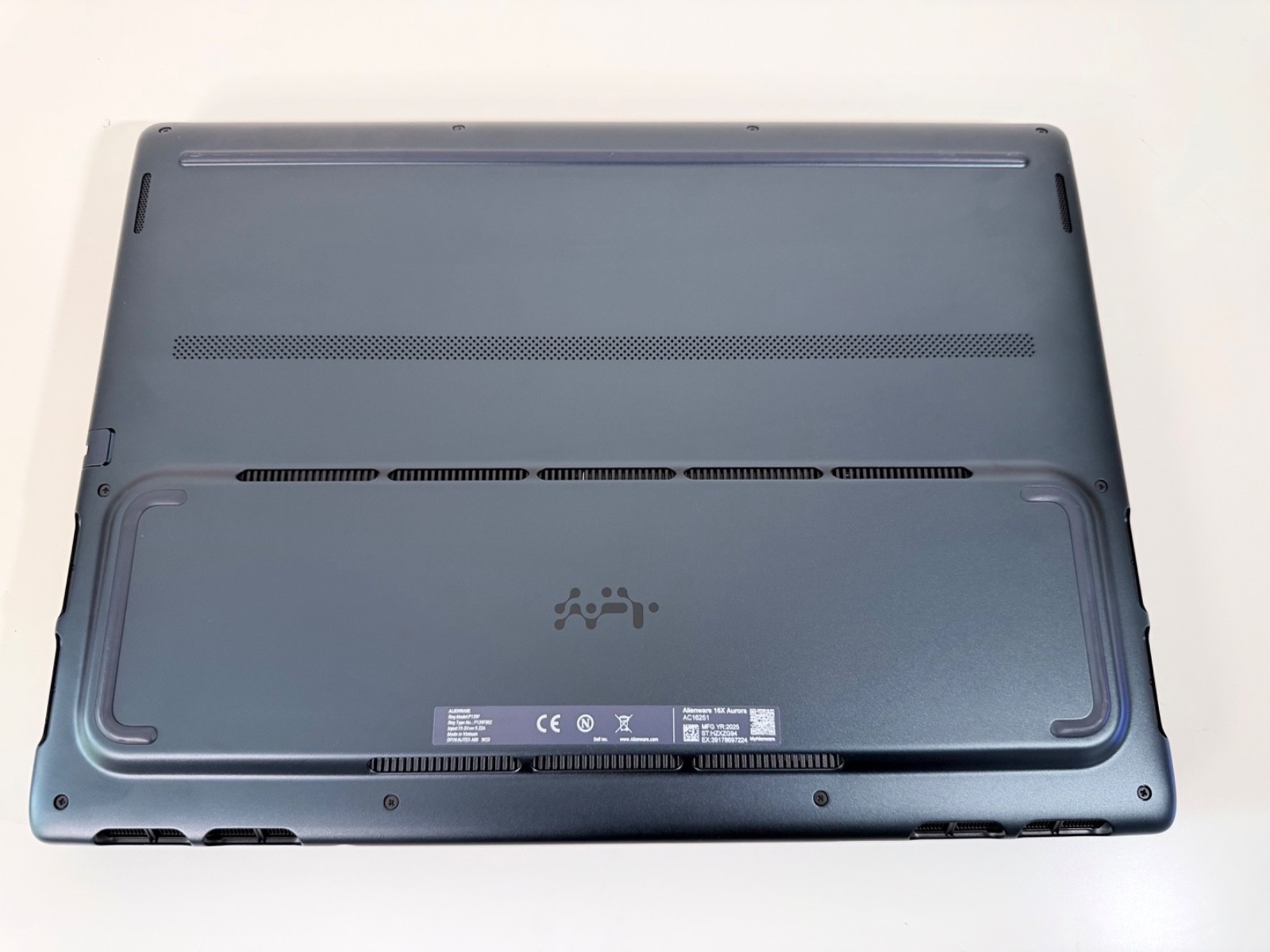 Alienware 16X Aurora 16″ Gaming Laptop Intel 275HX/32GB RAM/RTX 5060/1TB SSD
