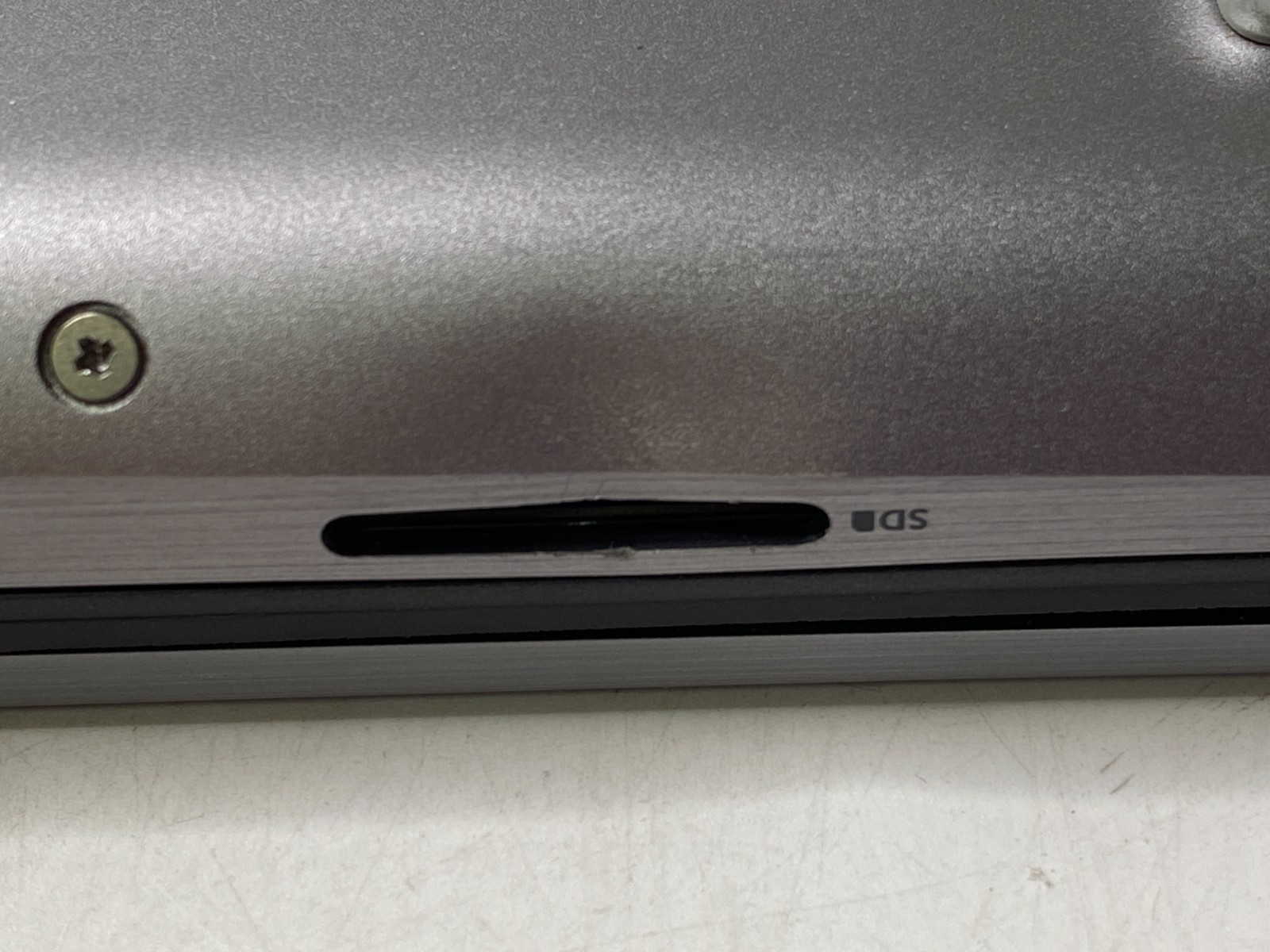 Dell Precision 7560 i7 32GB DDR4 2x 500GB SSD NVIDIA T1200 W11P – Missing Keys