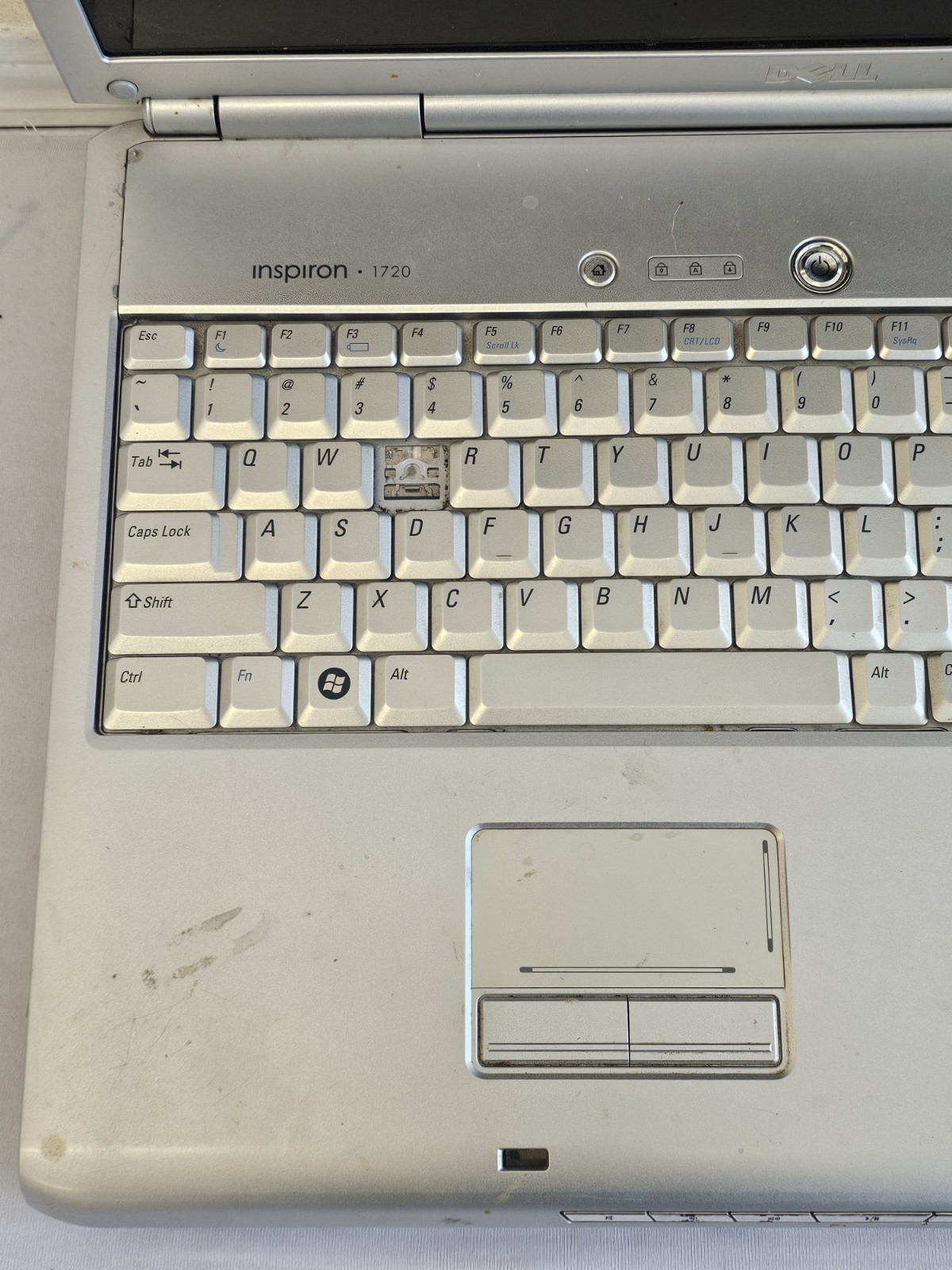 Dell Inspiron 1720 Laptop – VERY DIRTY CASE – 1GB RAM – NO BATT – Parts – READ