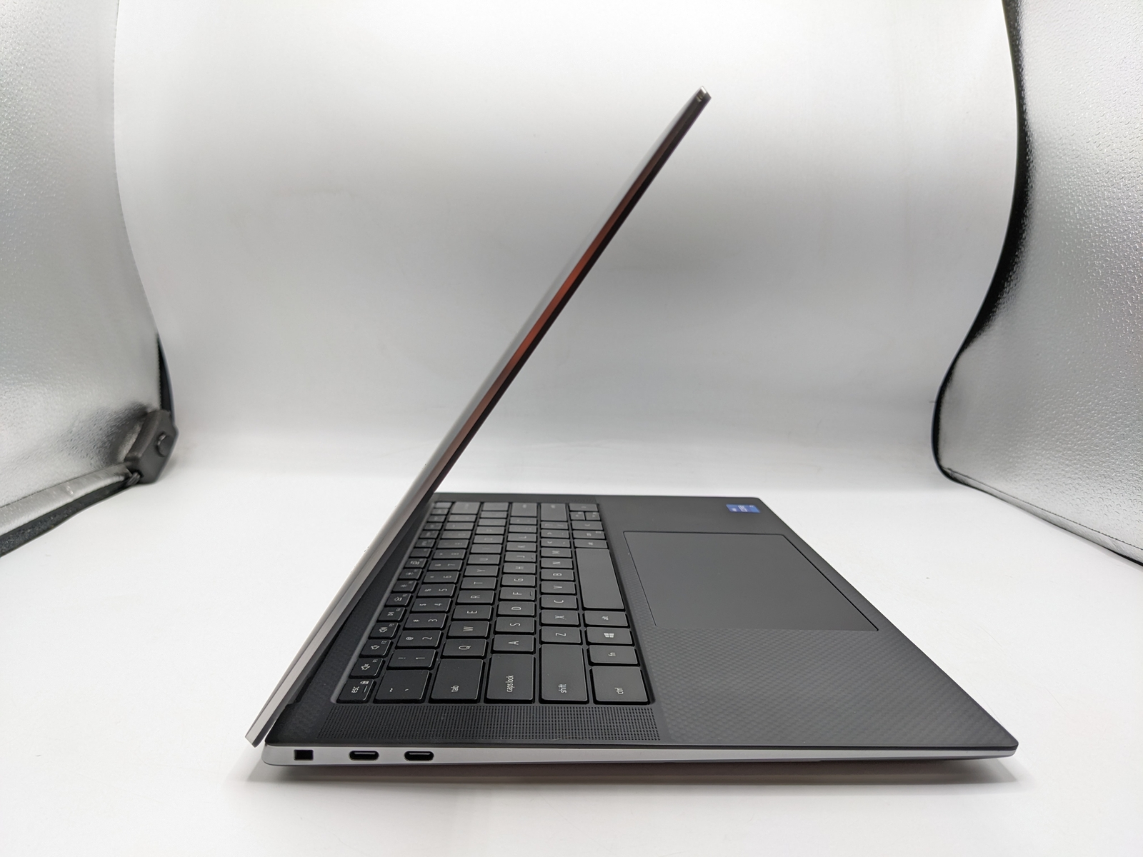 DELL PRECISION 5560 15.6″ i7 2.50GHz 16GB RAM 512GB SSD – Grade D
