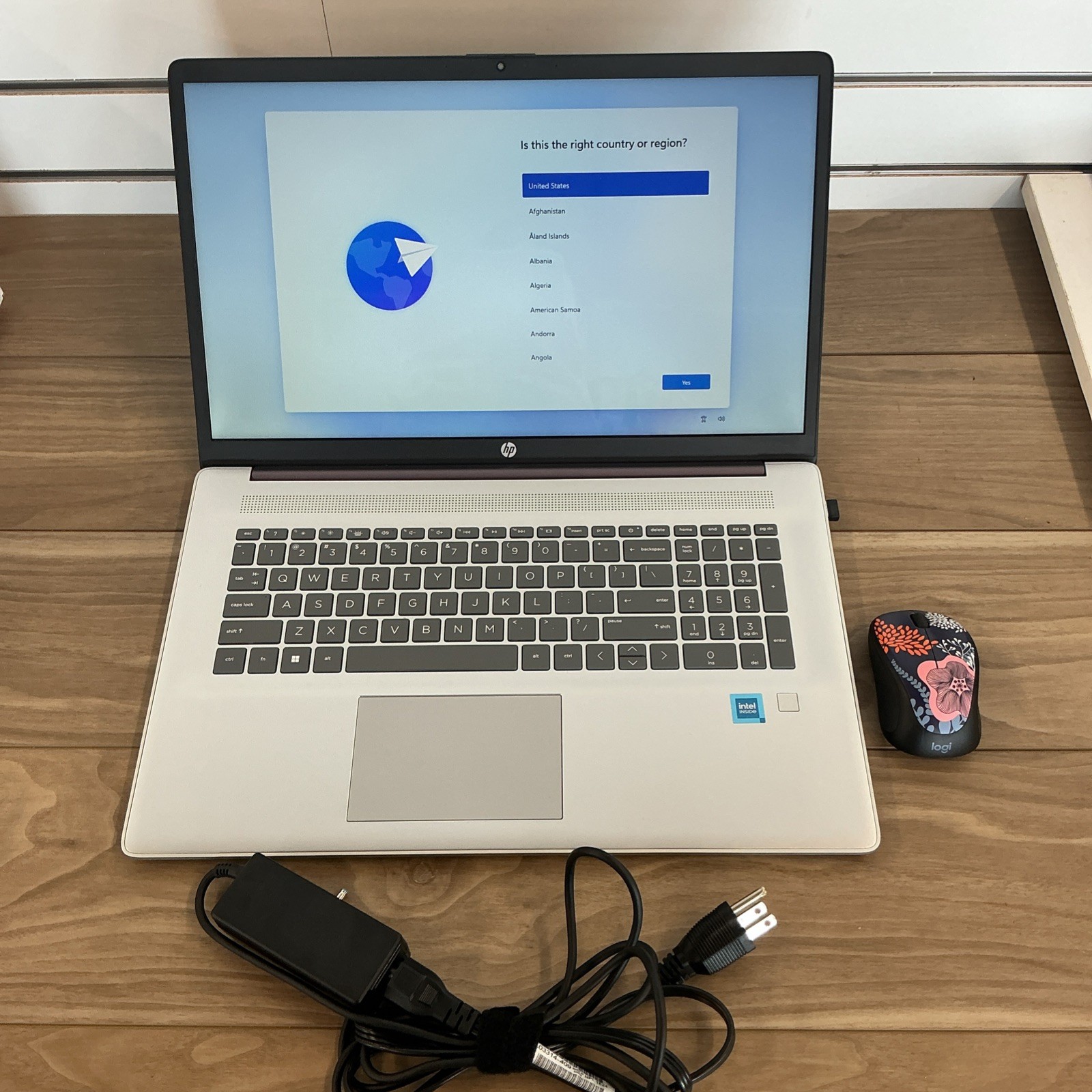 HP 17-CN3123DS 17.3″ Laptop i5-1335U 8GB RAM 256GB SSD Windows 11