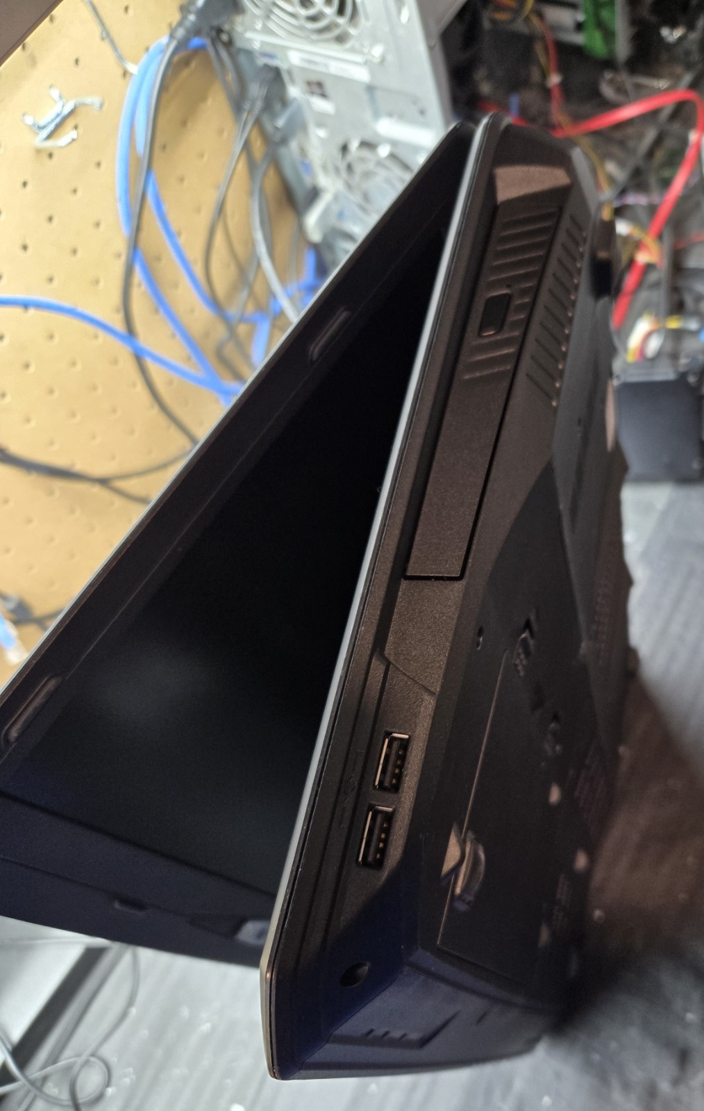 MSI GT70-2PE | i7-4930MX | 32GB RAM | 1TB HDD + 2 × 128GB mSATA | GTX 880M