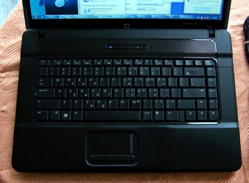 HP Compaq 615 15.6″ AMD 2Core 2.20GHz, 4GBRam 320GB, WifI, HD-3200 Win7 Ultimate
