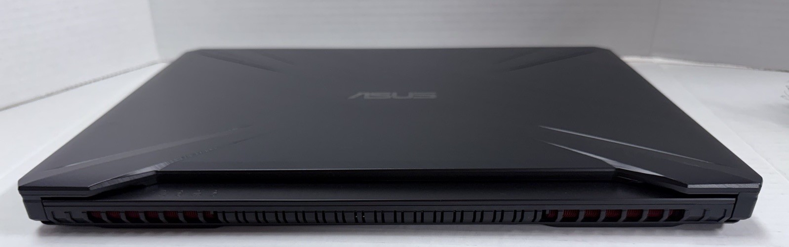 ASUS TUF FX505G 15.6 inch Intel Core i7 9th Gen 2.6GHz 8GB RAM 512 GB SSD (READ)