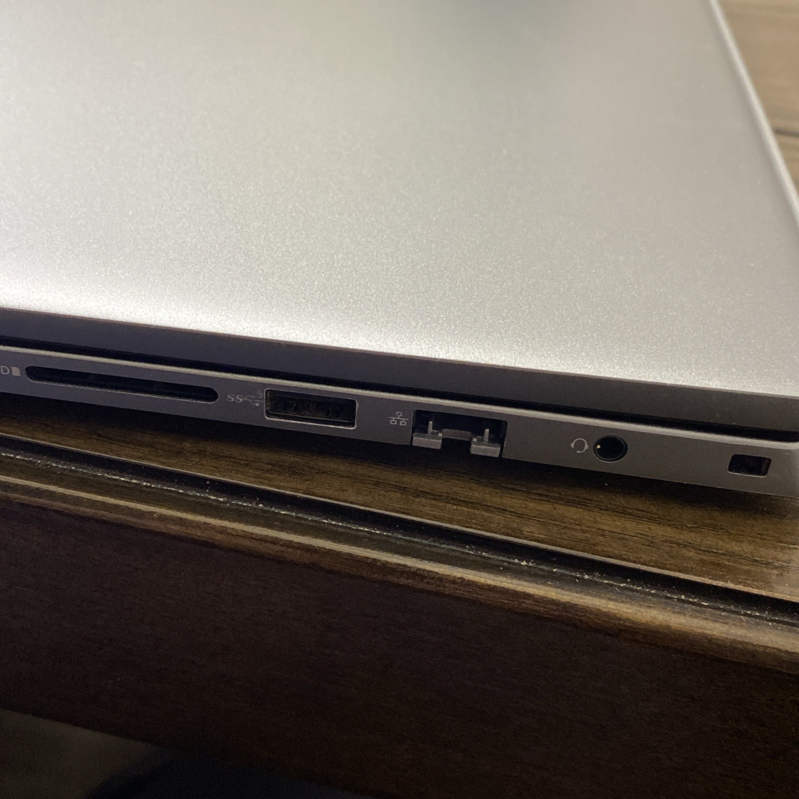 Dell Vostro 16 5630 | i7-1360P 16GB RAM 256GB FHD+ Backlit KB COSMETIC ISSUES
