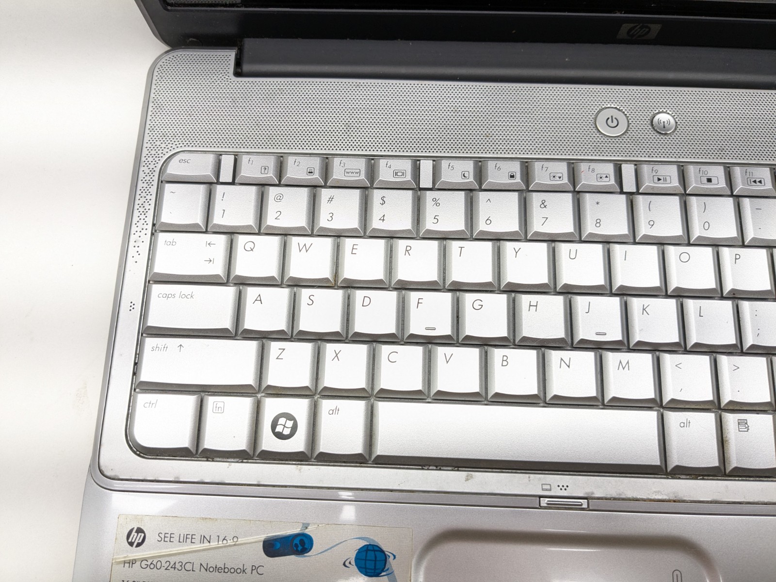 HP g60-243cl Notebook Pc Laptop SILVER For Parts 16″ Diagonal
