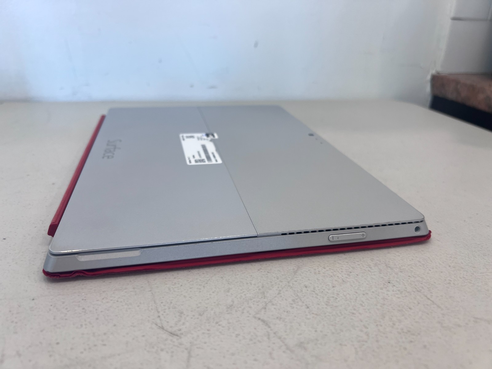 Microsoft Surface Pro 3 12 Touch i5-4300U 4GB 128GB SSD Win10 Pro + Keyboard