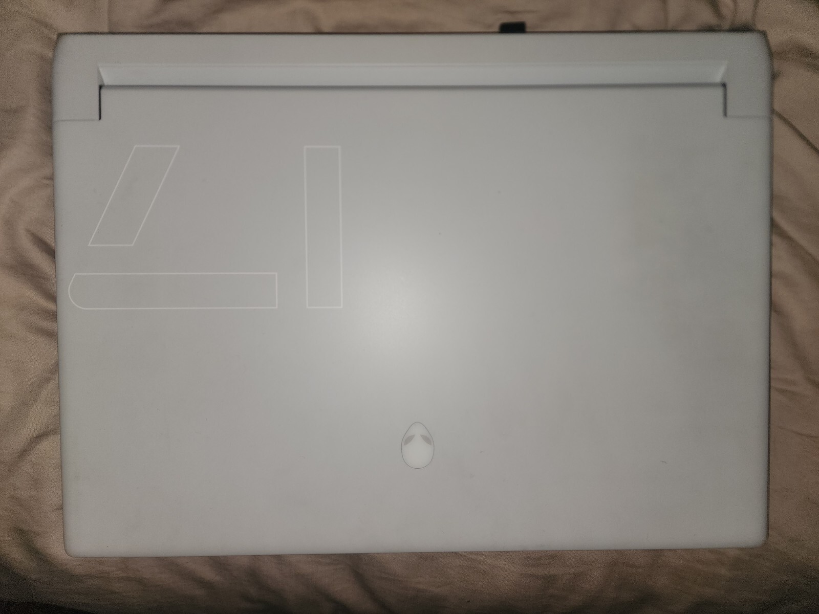 Alienware x17 R1 17.3″ (1TB SSD, Intel Core i7 11th Gen., 2.30 GHz, 16 GB)…