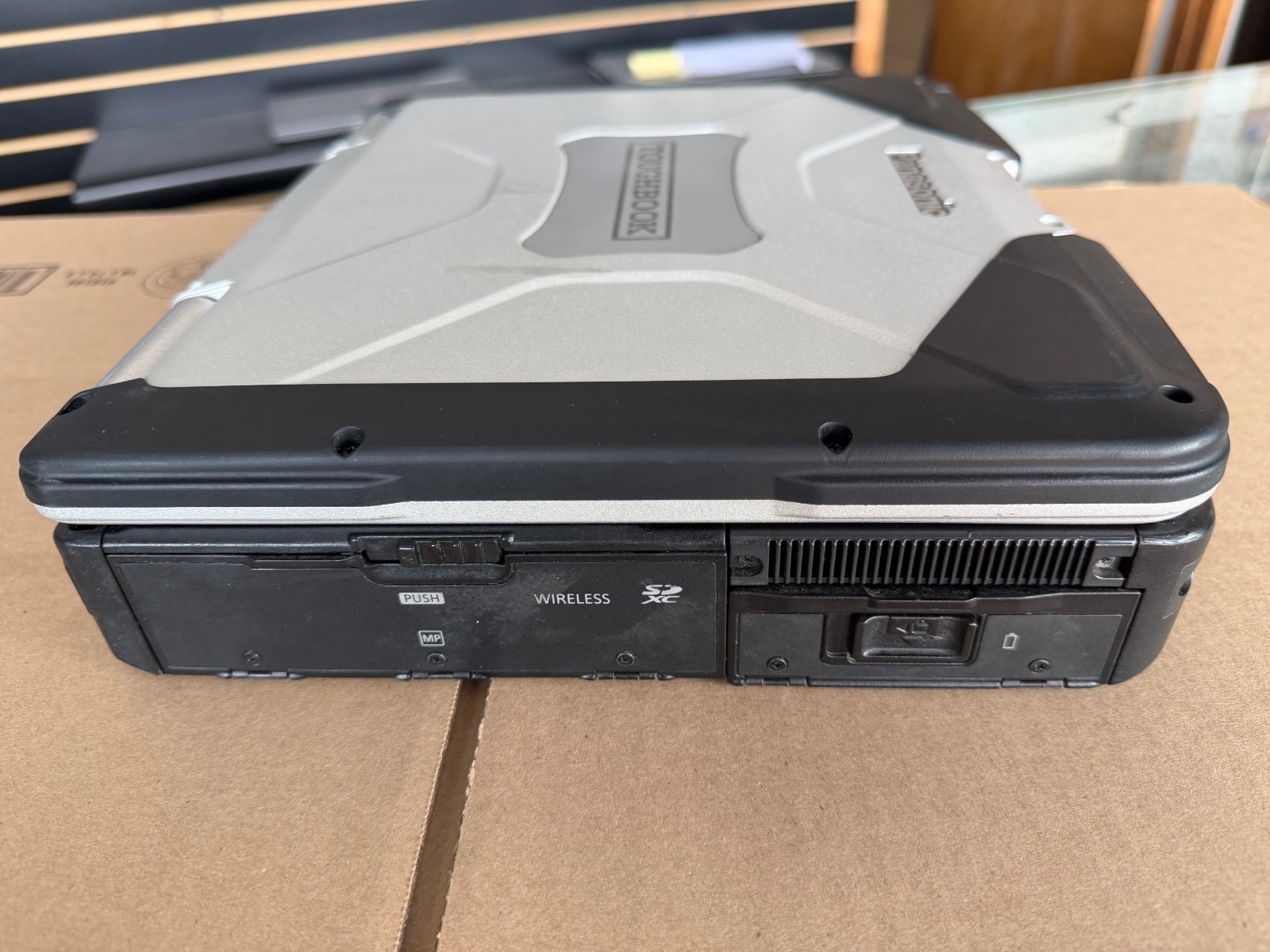 PANASONIC TOUGHBOOK CF-31 MK6 i5-7300U 2.6GHZ/32GB/ 1TB SSD/4G LTE win 11