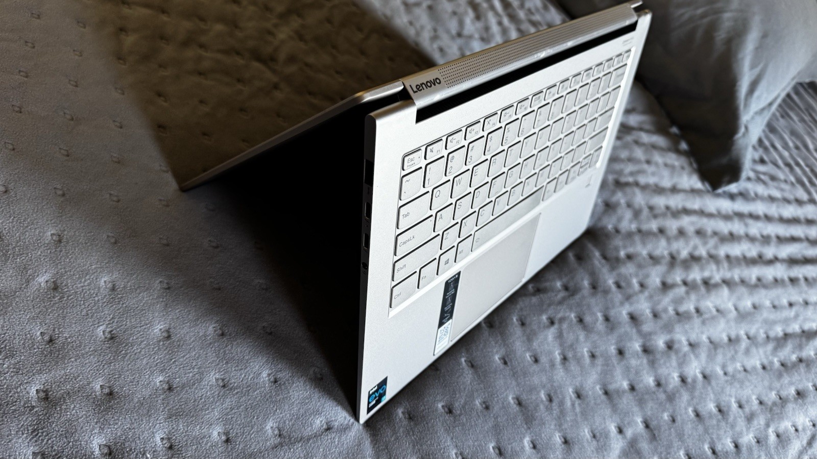 Lenovo Yoga 9 14ITL5 2-in-1 Touch 14in FHD i7 16GB 477GB SSD W11