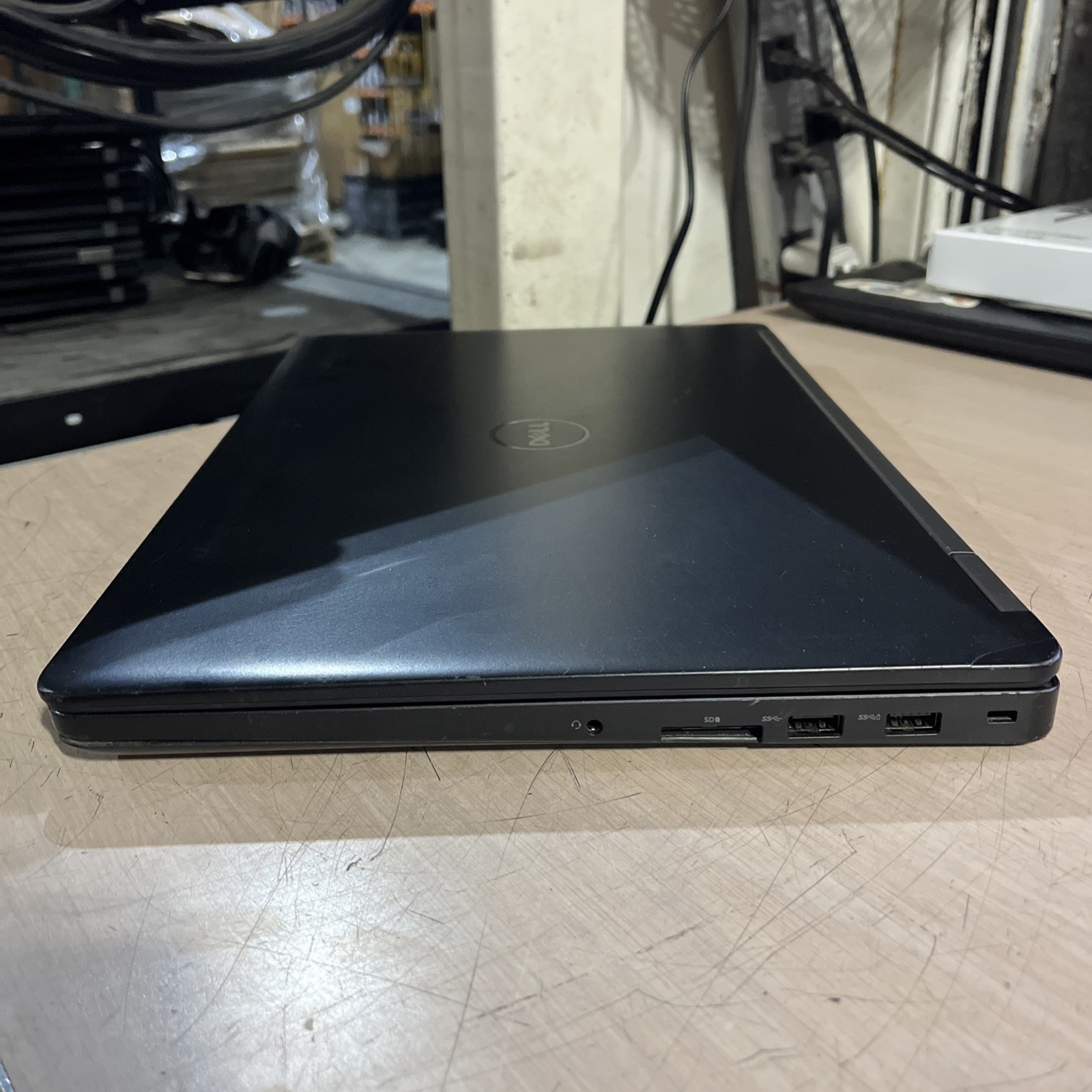 DELL LATITUDE E5570 INTEL CORE I7-6820H 2.70GHZ 8GB RAM NO HD