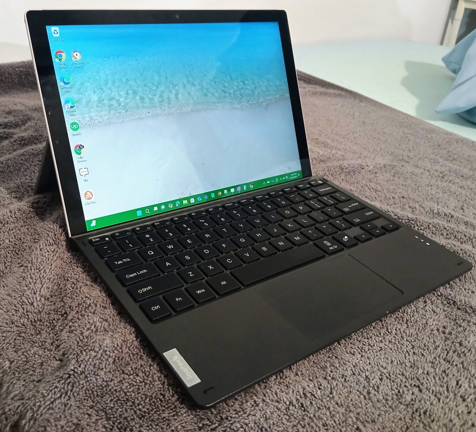 Microsoft Surface Pro 7 – 12.3″ Touch-Screen – Intel Core i3-4GB Memory – 128GB