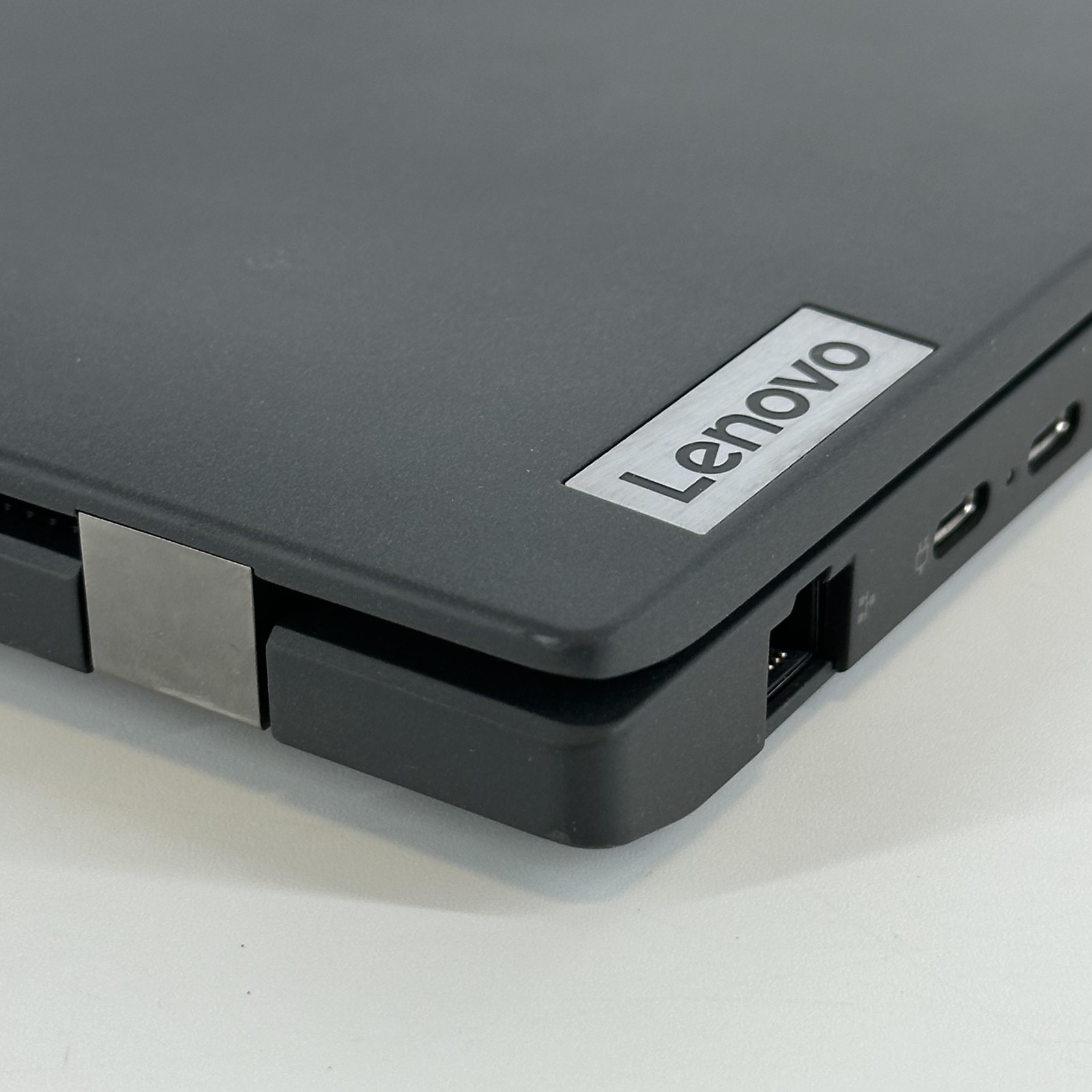 Lenovo ThinkPad P16s Gen 1 FHD+ 2.7 GHz Ryzen 7 PRO 6850U 32GB 1TB SSD Very Good