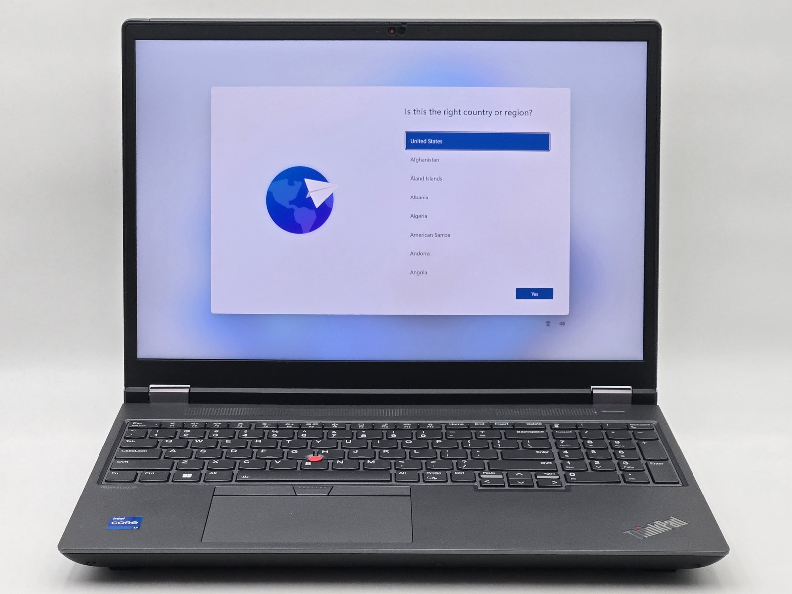 Lenovo ThinkPad P16 Gen 2 16″ i7-13700HX 32GB 1TB RTX 4000 Ada Win11 Pro Wty