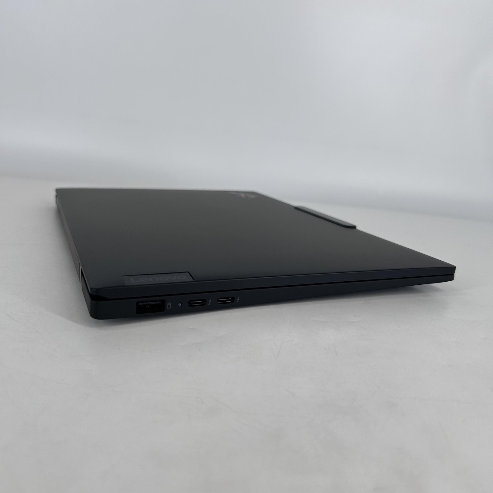 Lenovo ThinkPad X1 Carbon Gen 13 14 TOUCH 2.1 GHz Ultra 5 226V 16GB 512GB SSD