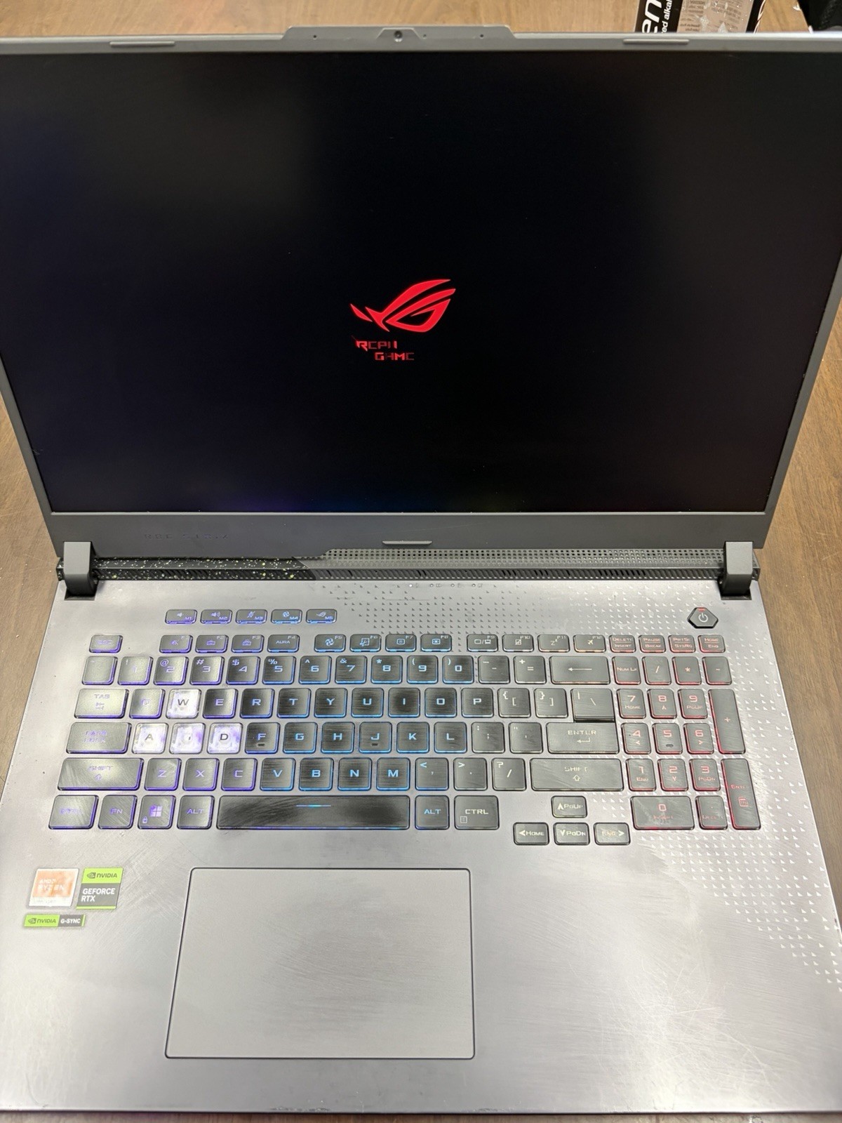ASUS G17 (GAMING LAPTOP) 17.3in 240Hz RTX 4060-32GB RAM-2TB SSD. ORIGINAL BOX