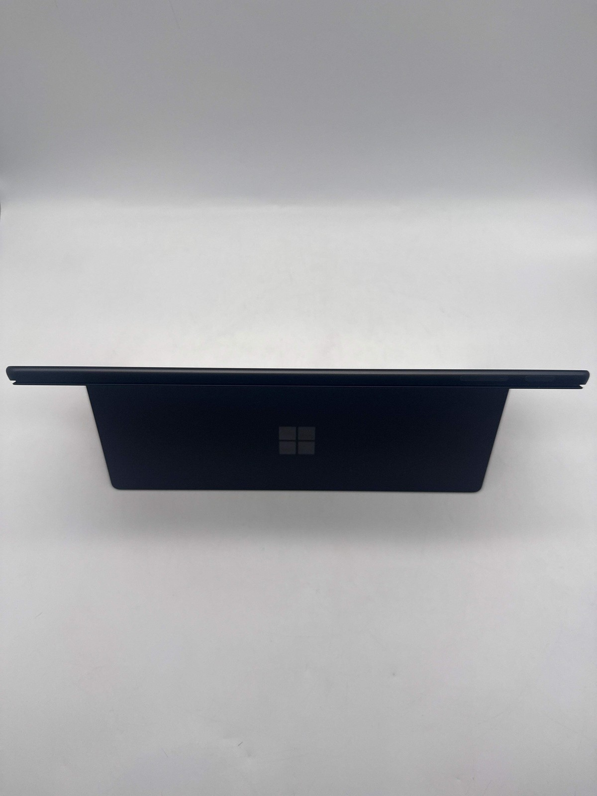 Microsoft Surface Pro 11 13″ Snapdragon X 12-Core 16GB RAM 1TB SSD – Used