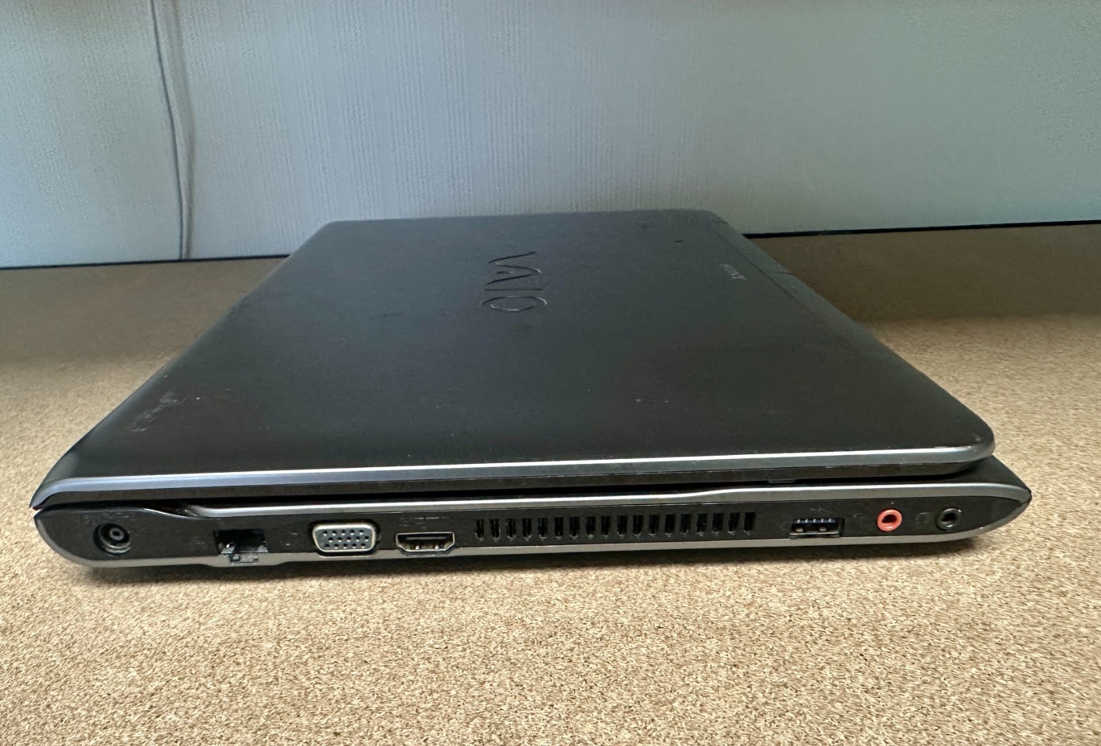 Sony VAIO SVE15135CXS 15.6″ i5- 3210M 6GB RAM 1TB HDD Windows 10 w/Charger