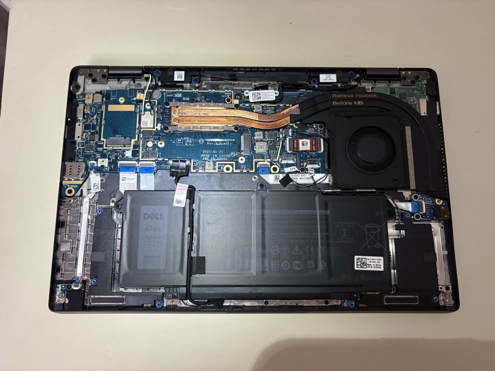 DELL LATITUDE 7520 15.6″ i7-1185G7, 16GB RAM, **NO SSD, BROKEN SCREEN**
