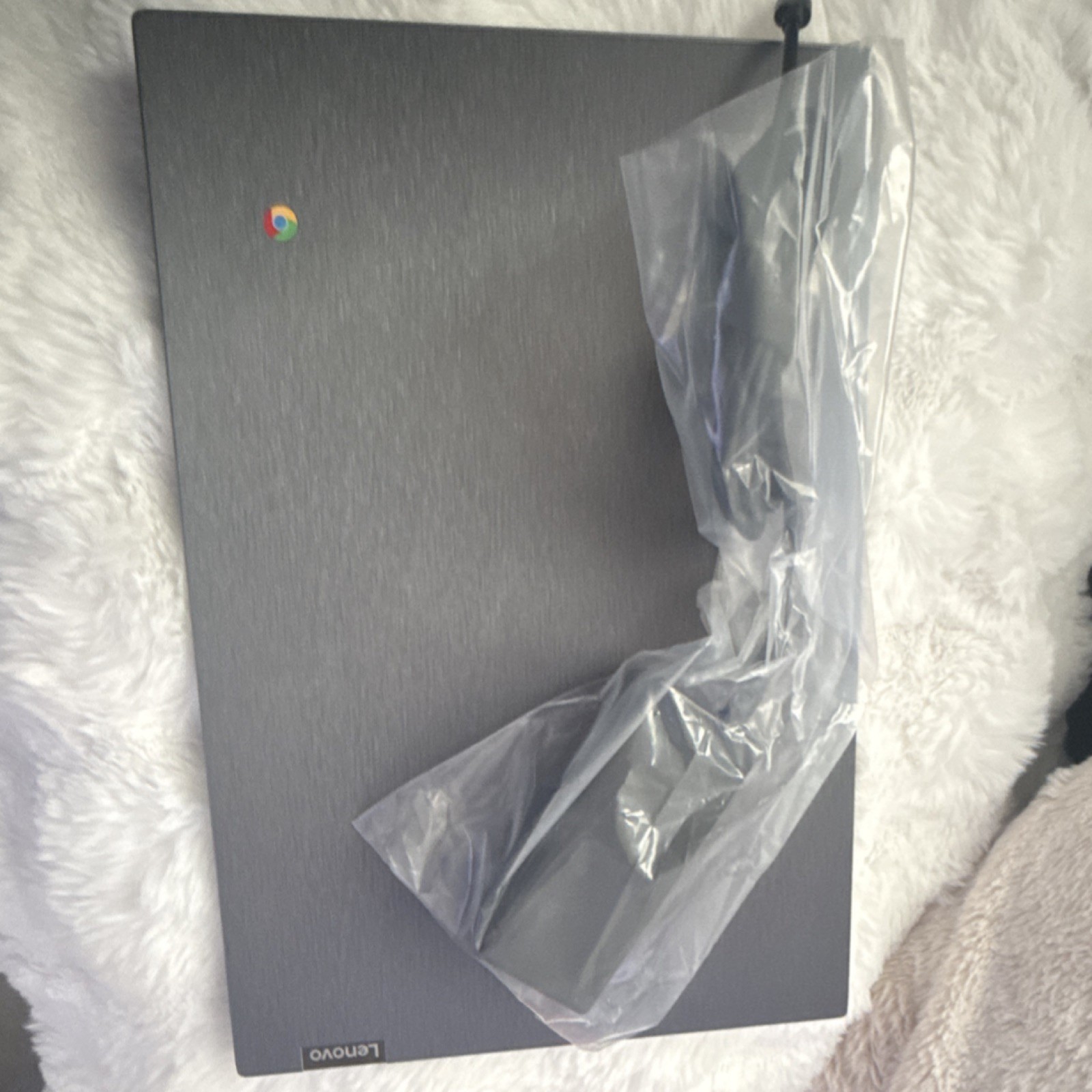 Lenovo 14e Chromebook 81MH0006US 14″ 4GB 32GB SSD Silver Chrome OS Laptop