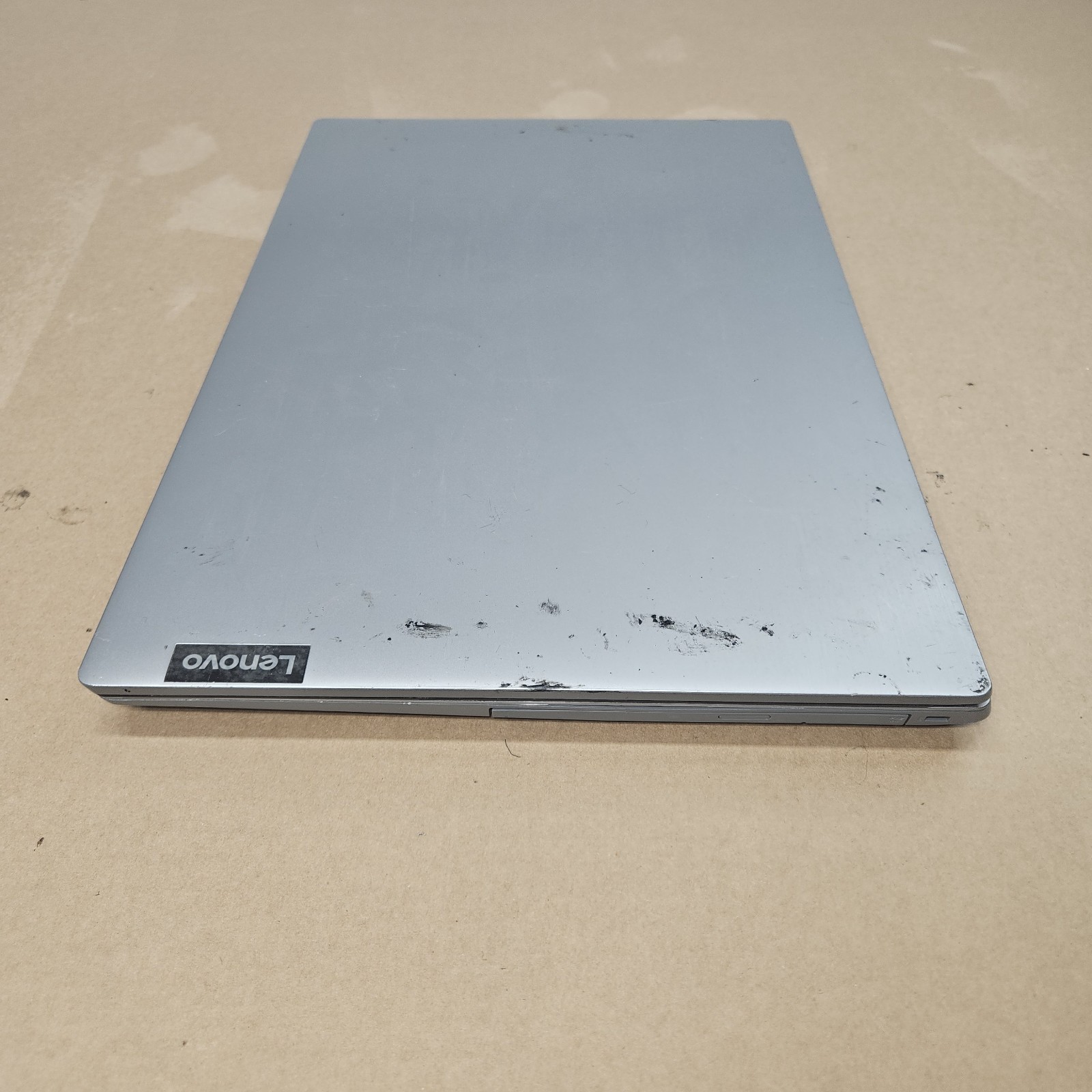 Lenovo IdeaPad 330-17IKB 17.3″ i3-8130U 8th Gen FOR PARTS NO RAM/HDD BAD SCREEN
