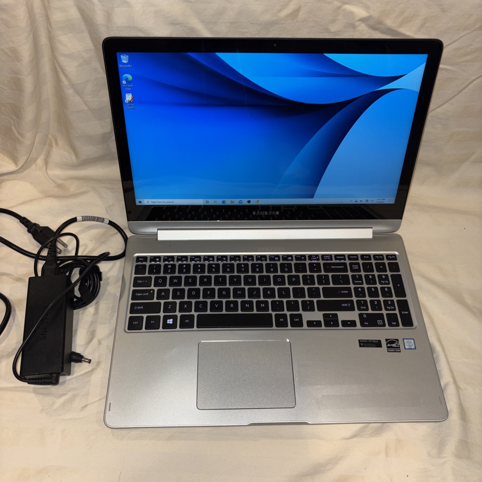 Samsung Notebook 7 Spin Laptop Intel Core i7-6500U 12GB 250 GB Win 10 Home