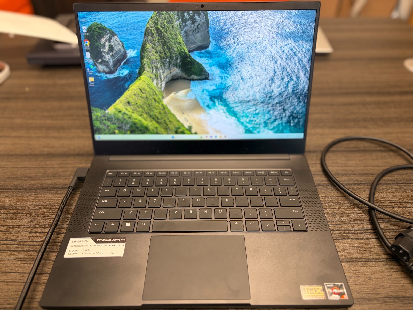 Razer Blade 14 RZ09-0427 Ryzen 9 6900HX 16GB 1TB RTX 3060 14″ 144Hz Gaming